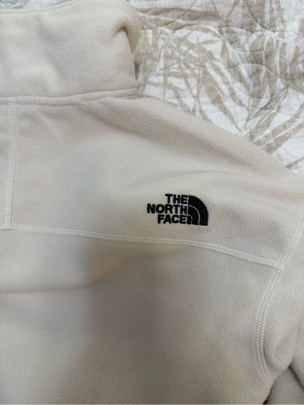 The North Face Women's Cream Fleece Pullover - Logo Tag Visible - Picture 5 of 5